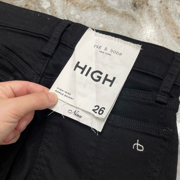 Rag & bone Nina High-Rise Skinny Black Hampton
Slim Fit Ankle Black Jean size 26 - Picture 13 of 14